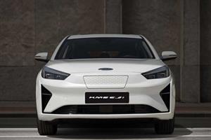 آغاز ثبت نام نقد و اقساط خودروی برقی KMC EJ7